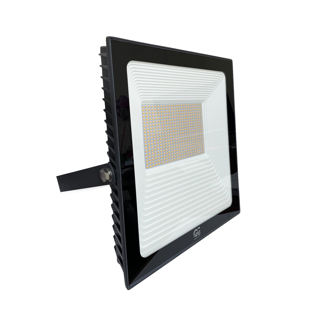 Reflector flood outlet light